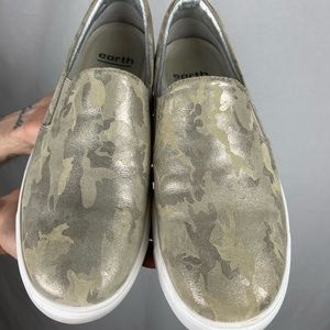 Earth Rosewood Clove Camo Sneakers